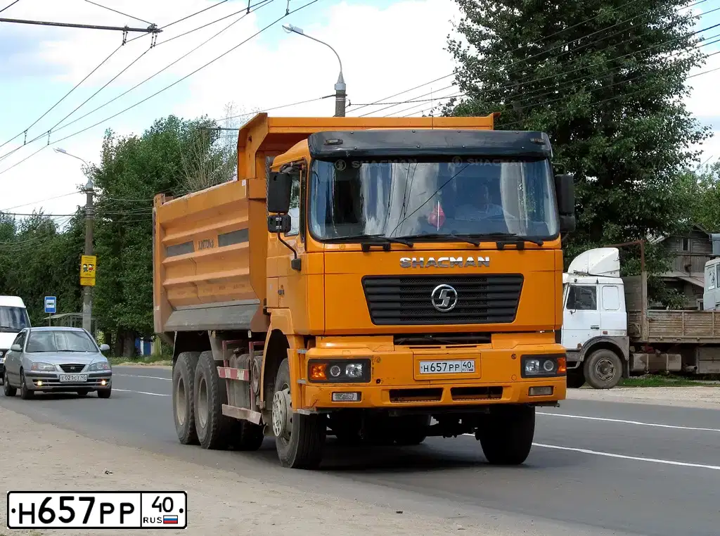 Фото автомобиля SHAANXI SX 325 /6X4/, 2013 — госномер Р792УУ40. Цвет: ЖЕЛТЫЙ
