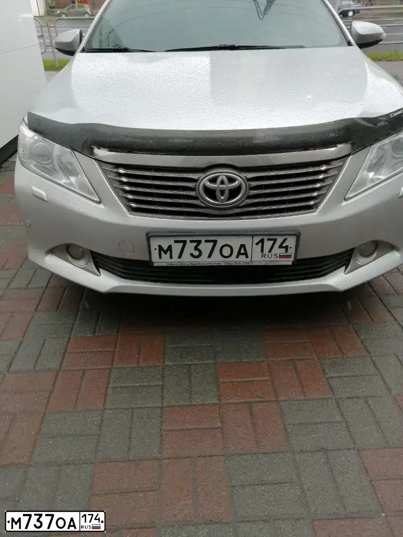 Фото автомобиля TOYOTA CAMRY, 2011 — госномер М737ОА174. Цвет: СЕРЕБРИСТЫЙ