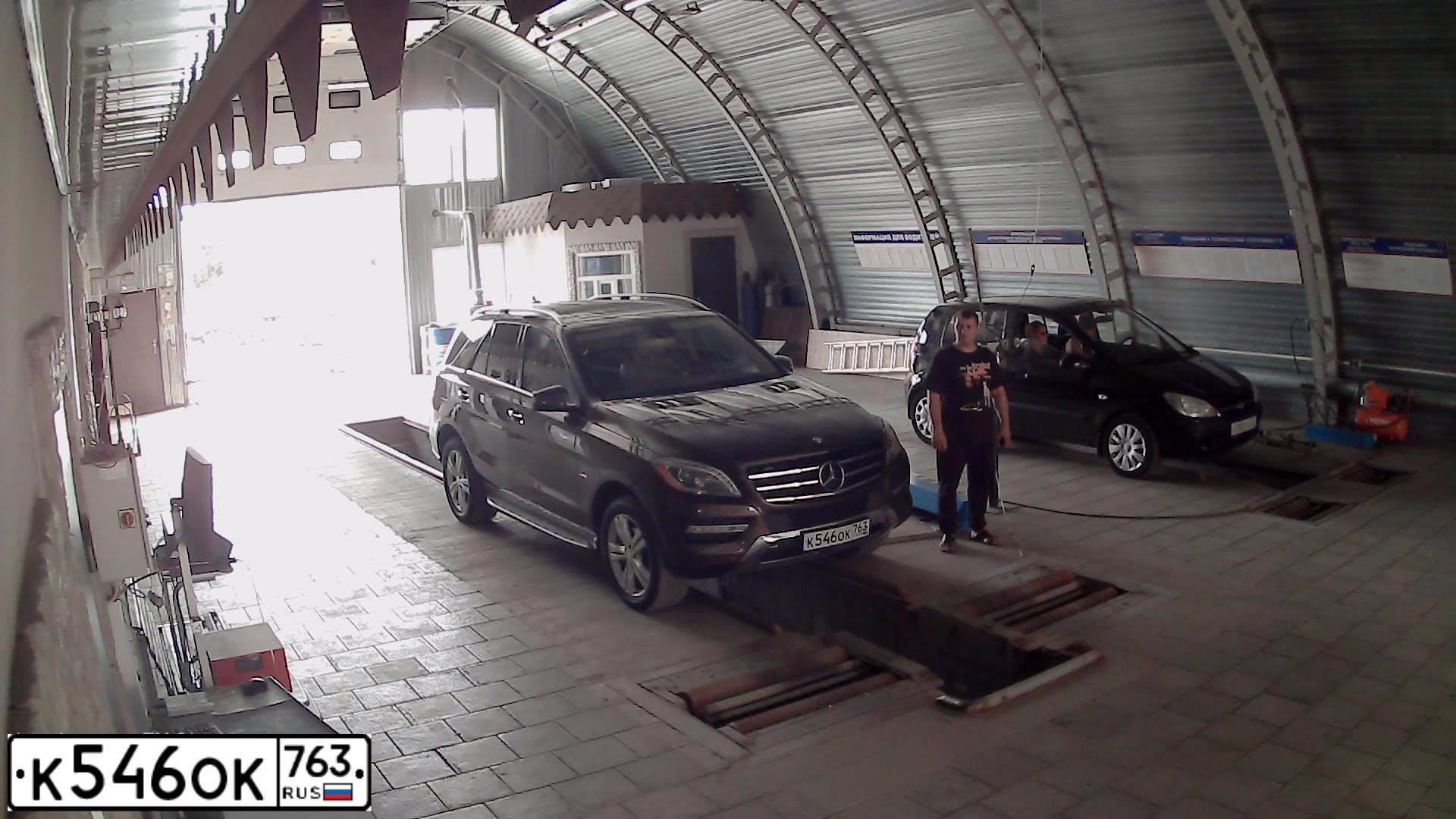 Фото автомобиля MERCEDES M-KLASSE, 2012 — госномер А444АА12. Цвет: Коричневый