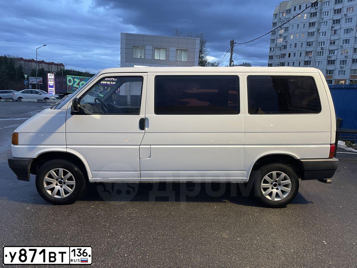 Фото автомобиля VOLKSWAGEN TRANSPORTER, 1995 — госномер У871ВТ136. Цвет: Белый