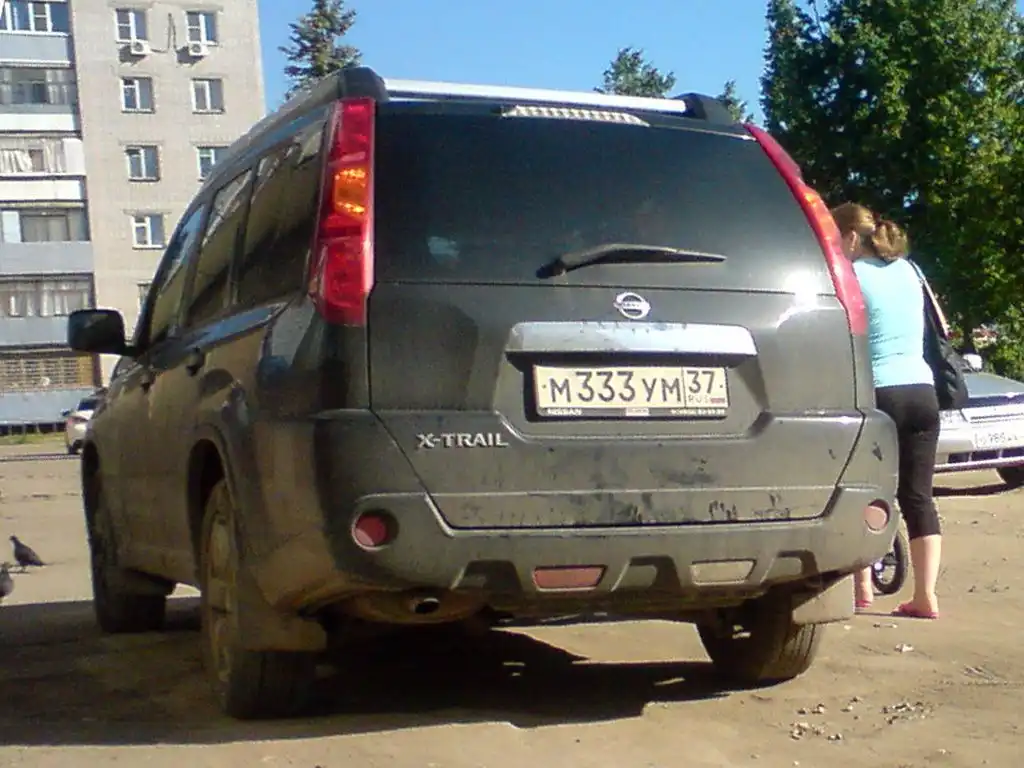 Фото автомобиля NISSAN X-TRAIL, 2007 — госномер М333УМ37. Цвет: ЧЕРНЫЙ
