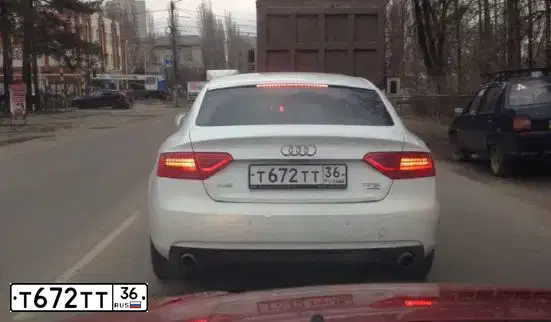 Фото автомобиля HYUNDAI IX35, 2013 — госномер А280ВР136. Цвет: Коричневый