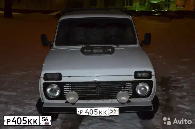 Фото автомобиля LADA 2121 NIVA, 1998 — госномер Р405КК56. Цвет: БЕЛЫЙ