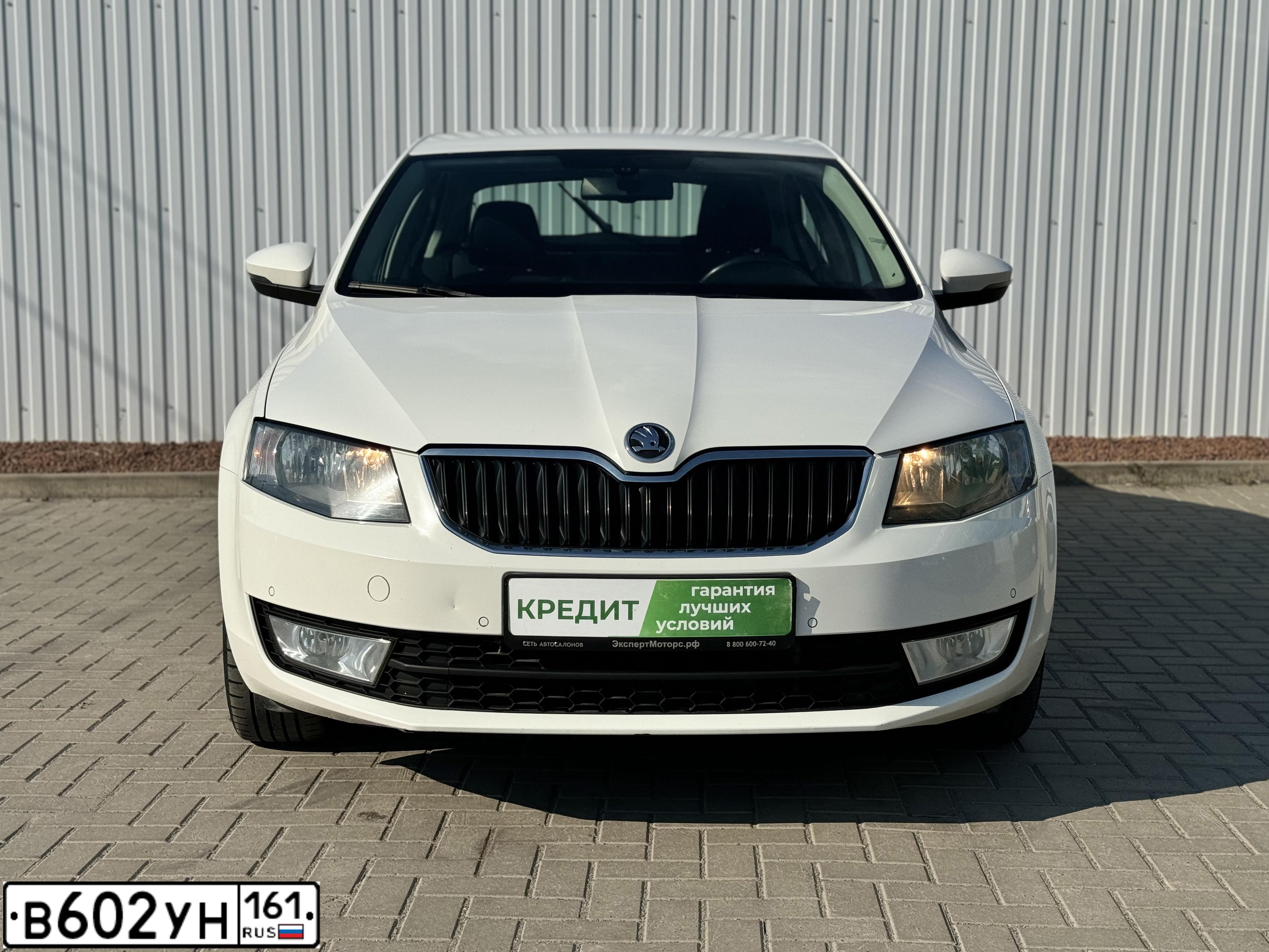 Фото автомобиля SKODA OCTAVIA, 2014 — госномер В602УН161. Цвет: БЕЛЫЙ