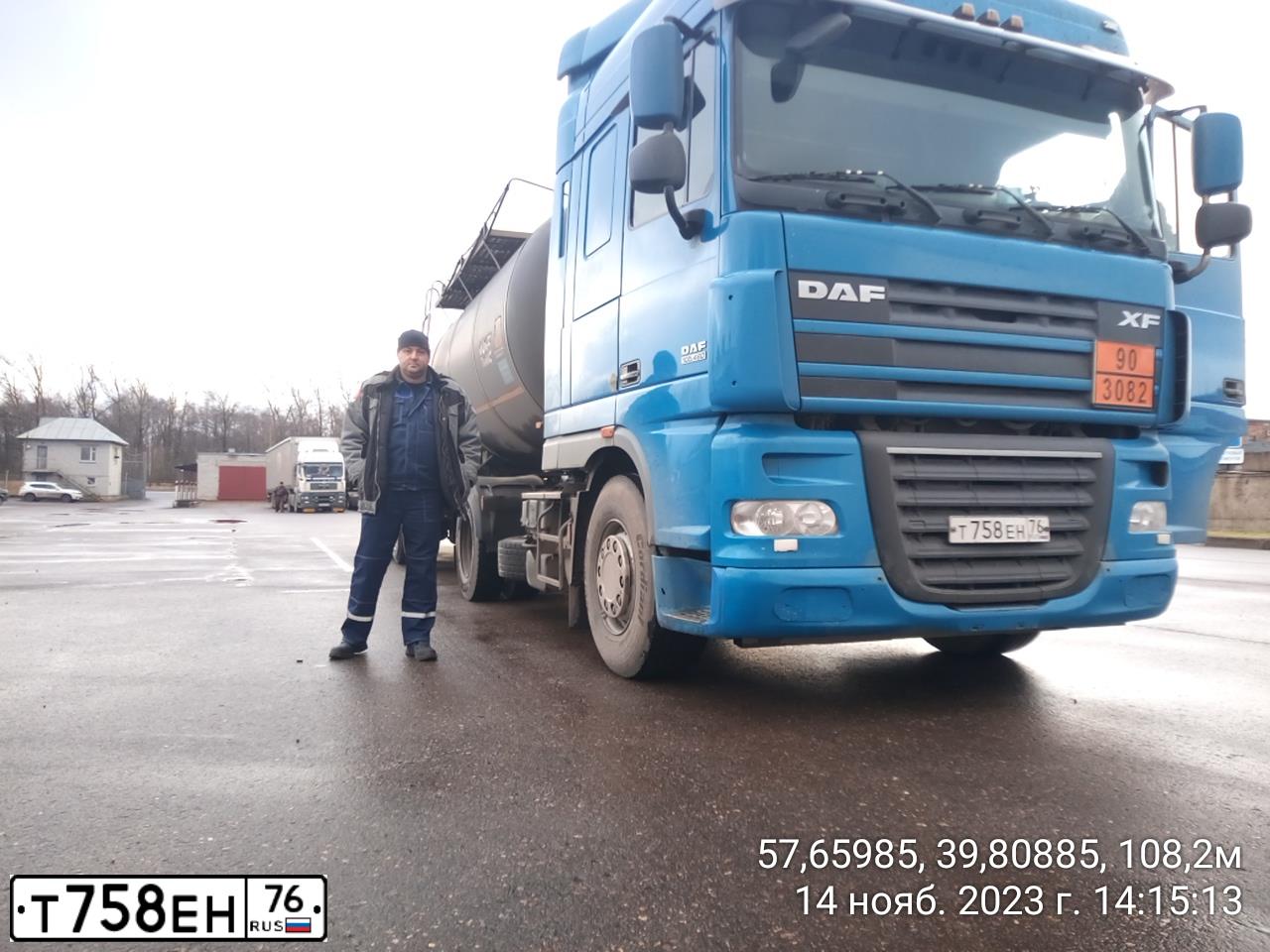 Фото автомобиля DAF XF 105 FT /4X2/, 2011 — госномер Т758ЕН76. Цвет: СИНИЙ