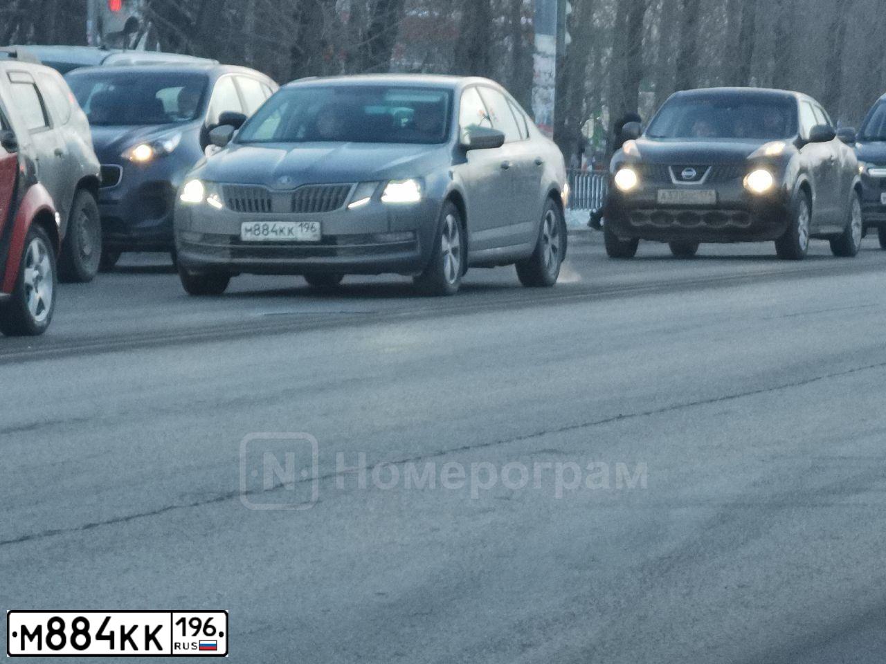 Фото автомобиля SKODA OCTAVIA, 2019 — госномер У303ВЕ797. Цвет: СЕРЫЙ