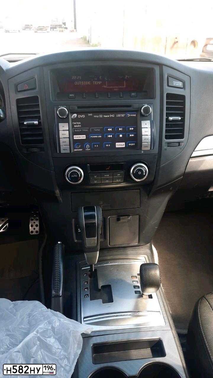 Фото автомобиля MITSUBISHI PAJERO, 2011 — госномер Х607АВ977