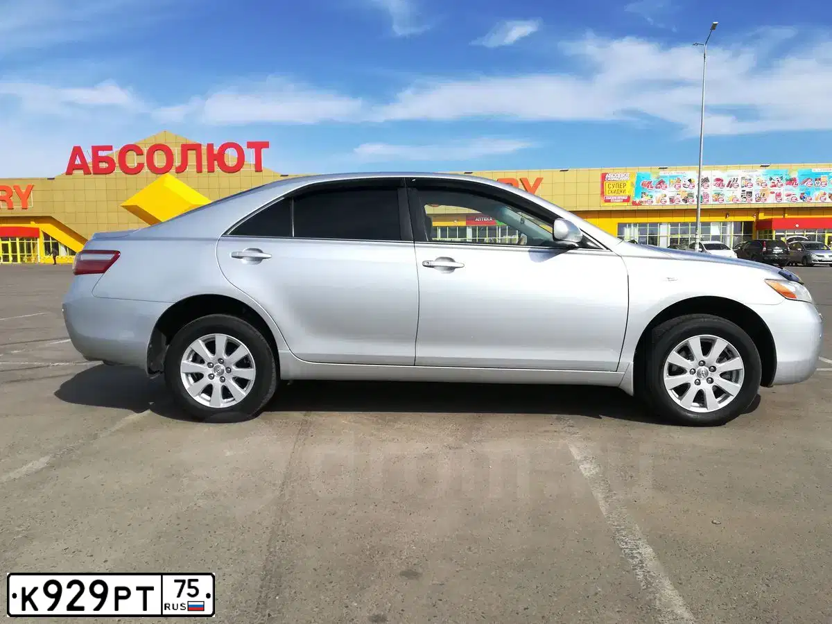 Фото автомобиля TOYOTA CAMRY, 2007 — госномер К929РТ75. Цвет: СЕРЕБРИСТЫЙ