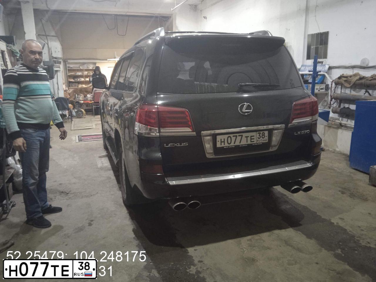 Фото автомобиля LEXUS LX, 2012 — госномер О165ЕТ75. Цвет: ЧЕРНЫЙ
