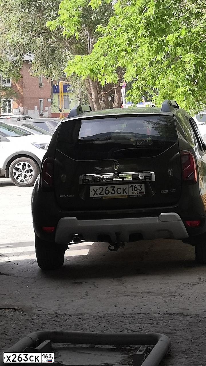 Фото автомобиля RENAULT DUSTER, 2017 — госномер Х263СК163. Цвет: Зеленый