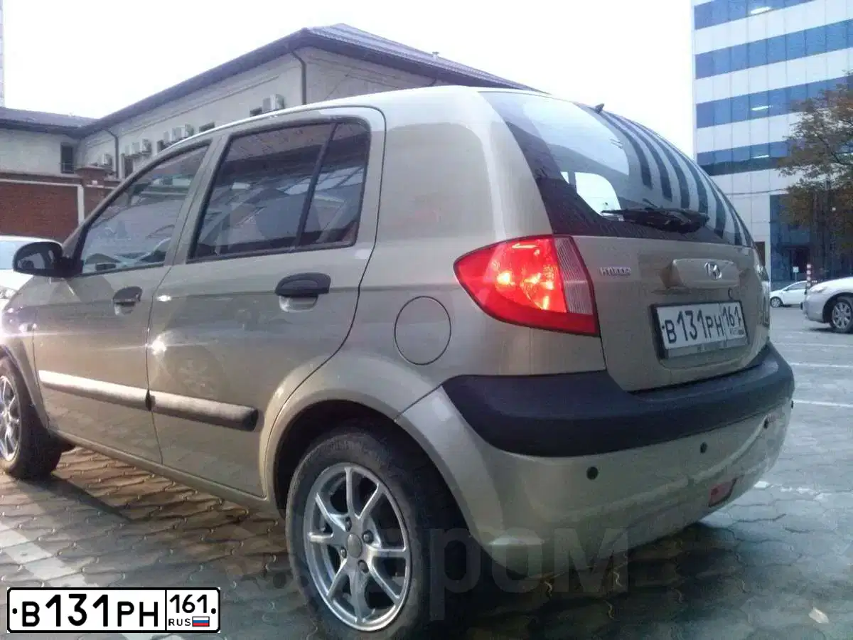Фото автомобиля HYUNDAI GETZ, 2008 — госномер Р472АУ193. Цвет: БЕЖЕВЫЙ
