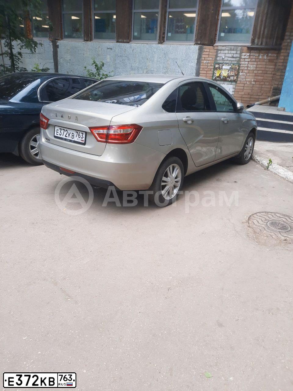 Фото автомобиля LADA VESTA, 2018 — госномер Е372КВ763. Цвет: СЕРО-БЕЖЕВЫЙ