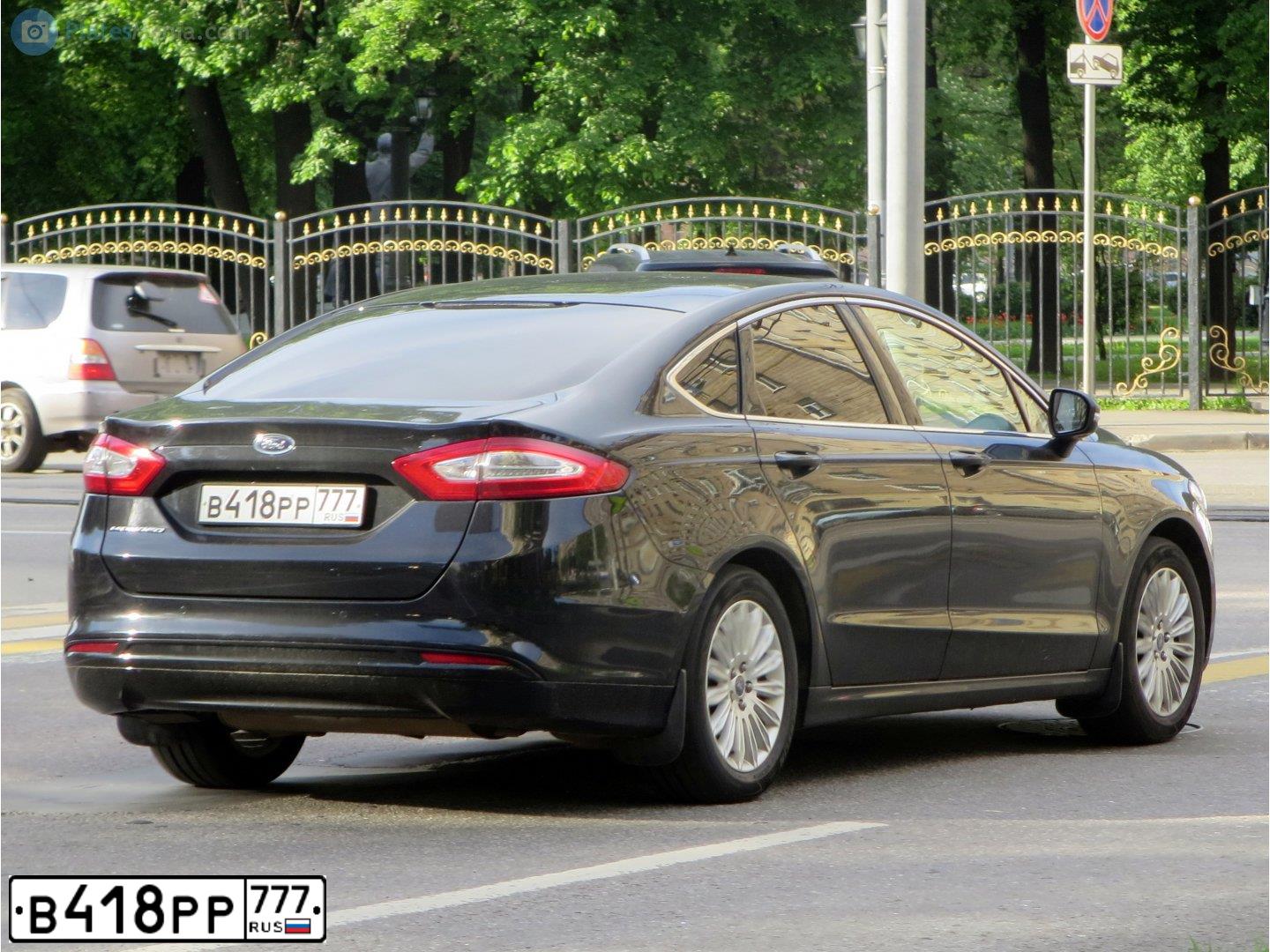 Фото автомобиля FORD MONDEO, 2015 — госномер В418РР777. Цвет: ЧЕРНЫЙ