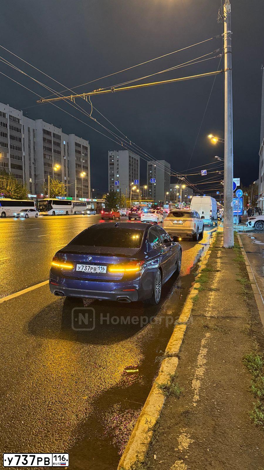Фото автомобиля KIA RIO, 2015 — госномер У737РВ116. Цвет: Серебристый