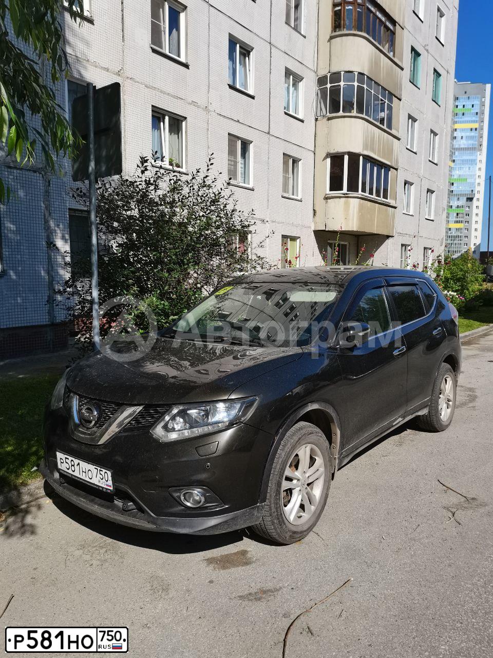Фото автомобиля NISSAN X-TRAIL, 2016 — госномер Р581НО750. Цвет: ОЛИВКОВЫЙ