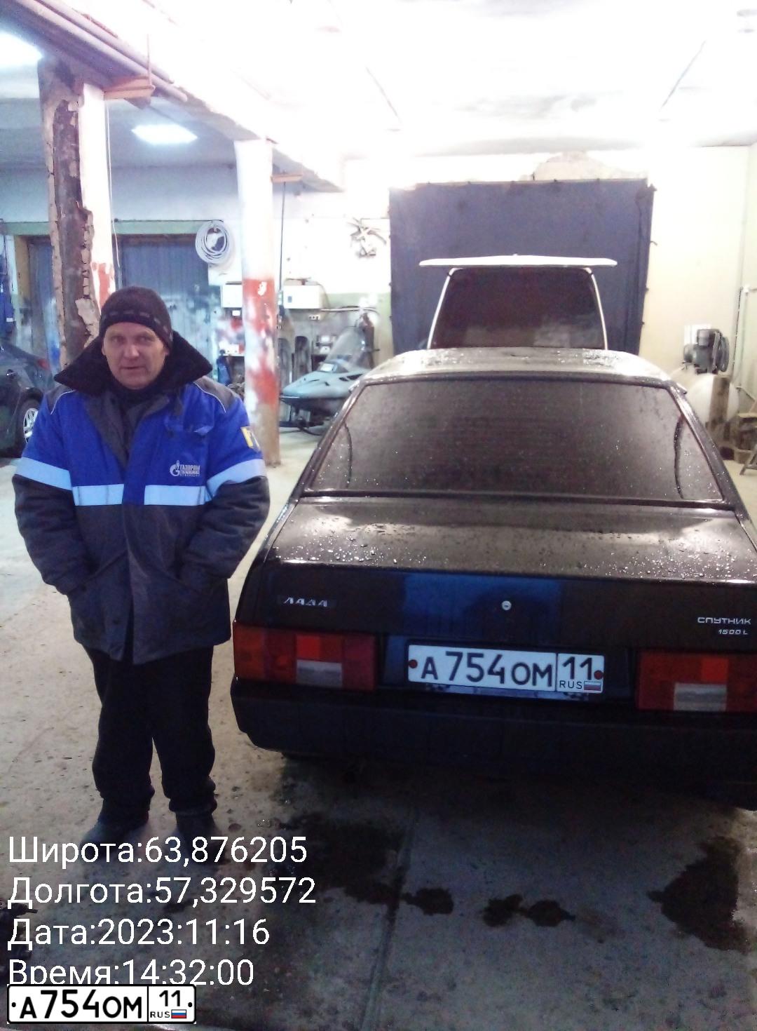 Фото автомобиля LADA 21099, 1997 — госномер Р284ХА11. Цвет: ЧЕРНЫЙ
