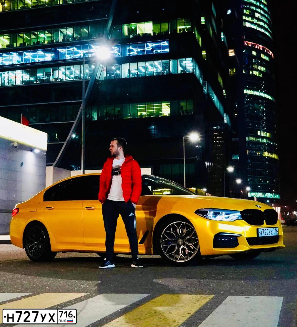 Фото автомобиля BMW SERIE 5, 2017 — госномер Е879ОК716. Цвет: Серый