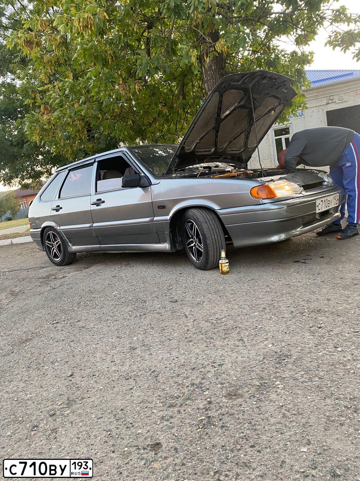 Фото автомобиля LADA 2114 SAMARA, 2004 — госномер С710ВУ193. Цвет: Темный Серо-Зеленый Металик