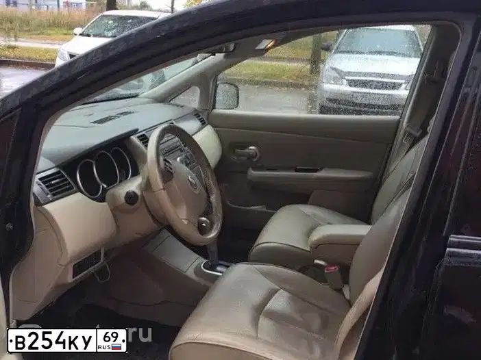 Фото автомобиля NISSAN TIIDA, 2008 — госномер О223КР76. Цвет: ЧЕРНЫЙ