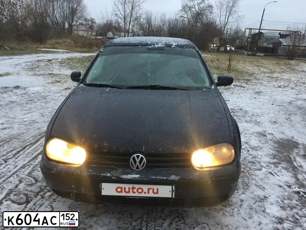 Фото автомобиля VOLKSWAGEN GOLF, 2000 — госномер К604АС152. Цвет: ТЕМНО-СИНИЙ