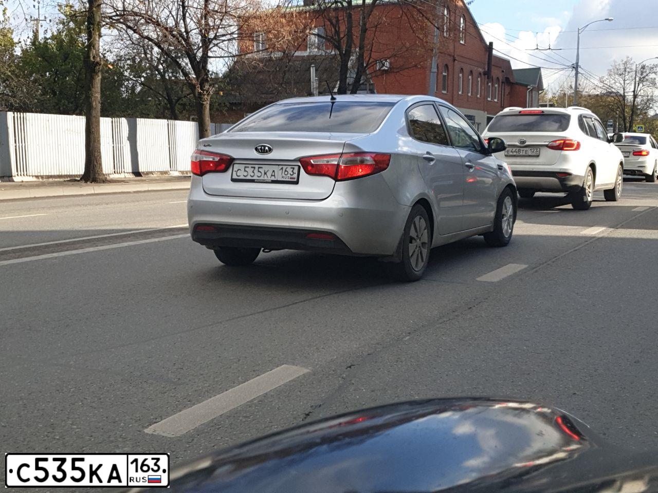 Фото автомобиля KIA RIO, 2012 — госномер С535КА163. Цвет: Серебристый