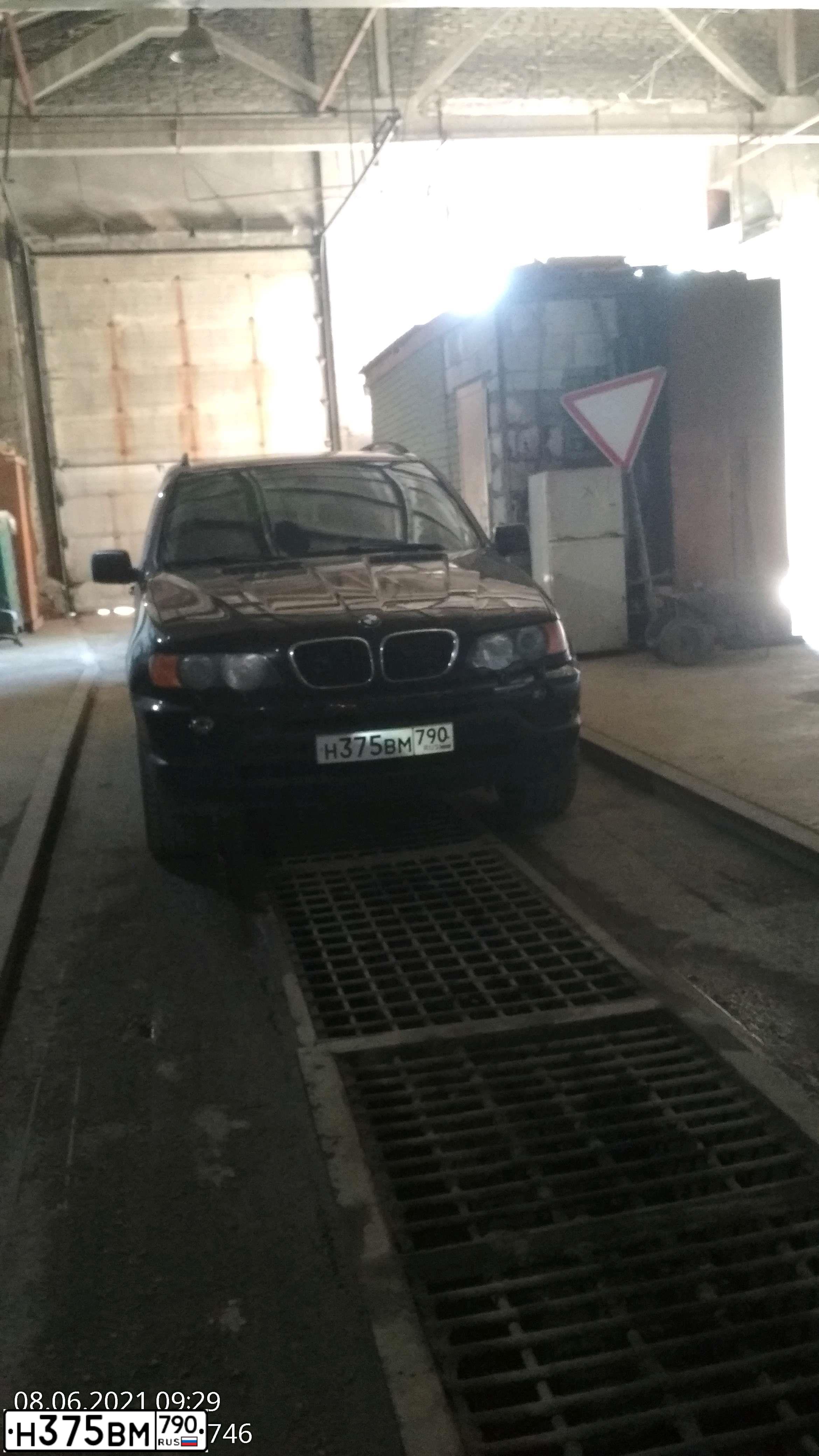 Фото автомобиля BMW X5, 2003 — госномер О767ВС154. Цвет: ЧЕРНЫЙ
