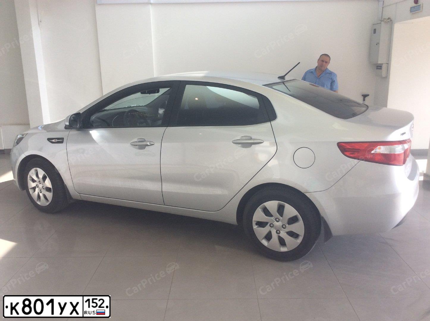 Фото автомобиля KIA RIO, 2013 — госномер С207МР76. Цвет: Серебристый