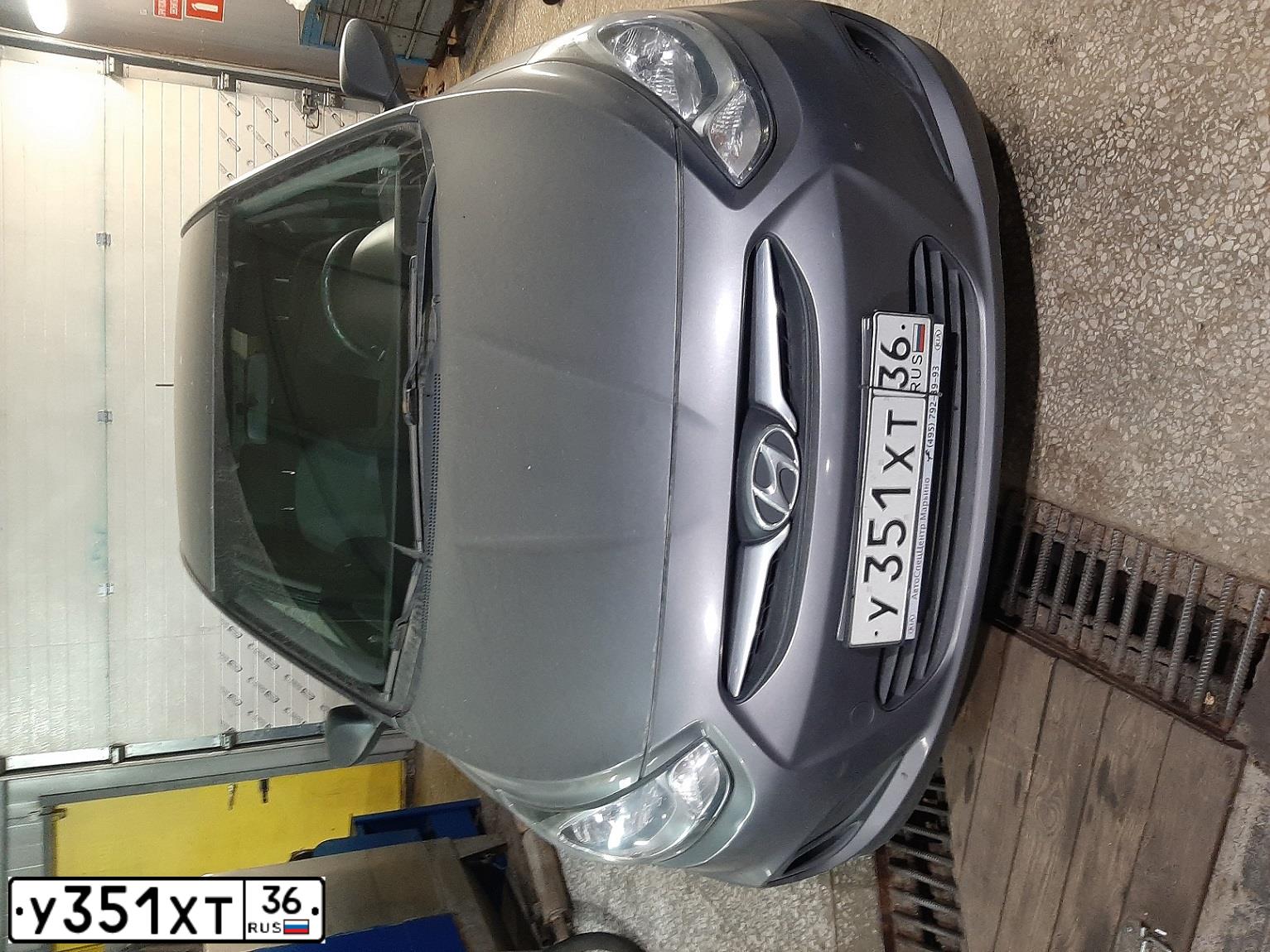 Фото автомобиля HYUNDAI SOLARIS, 2011 — госномер У351ХТ36. Цвет: ЧЕРНО-СЕРЫЙ