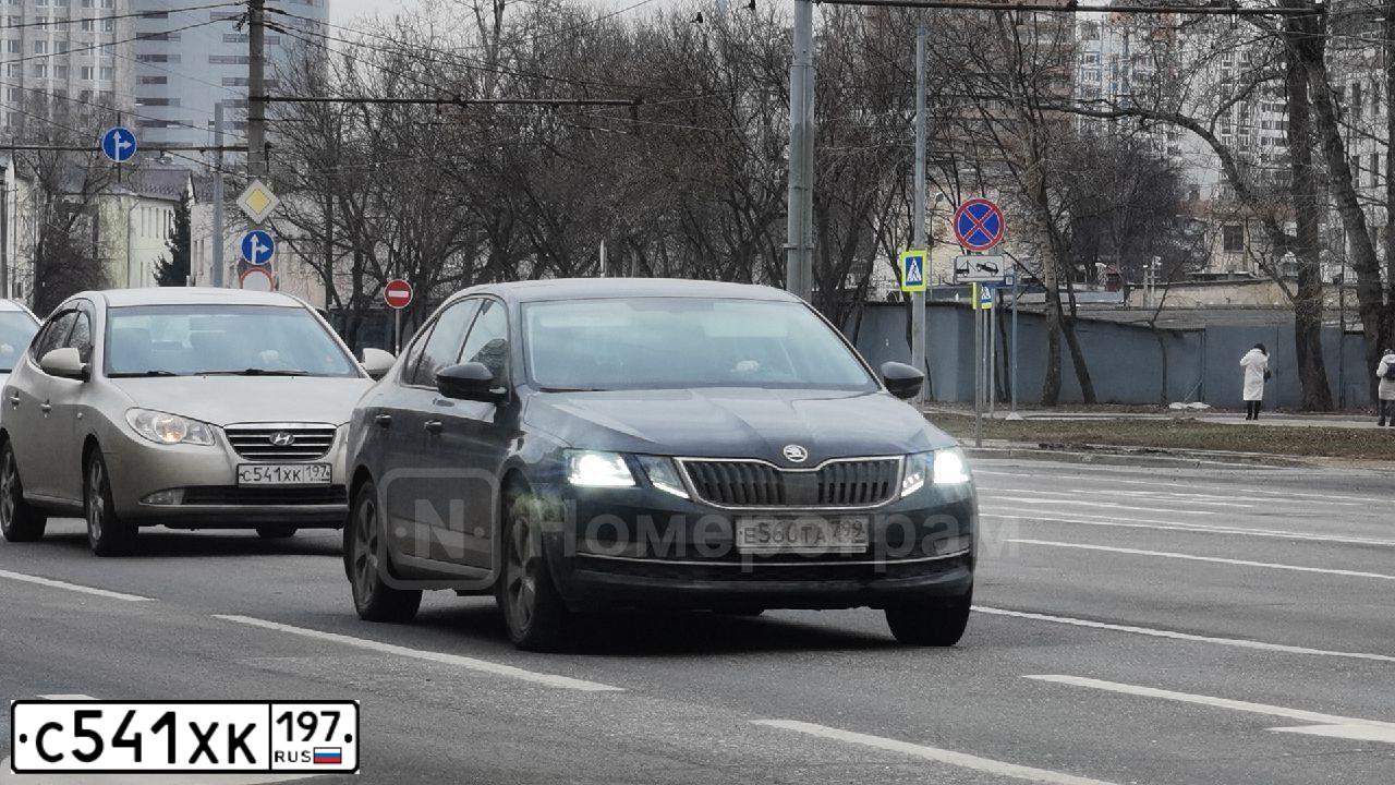Фото автомобиля HYUNDAI ELANTRA, 2008 — госномер О495МТ199. Цвет: ЖЕЛТЫЙ