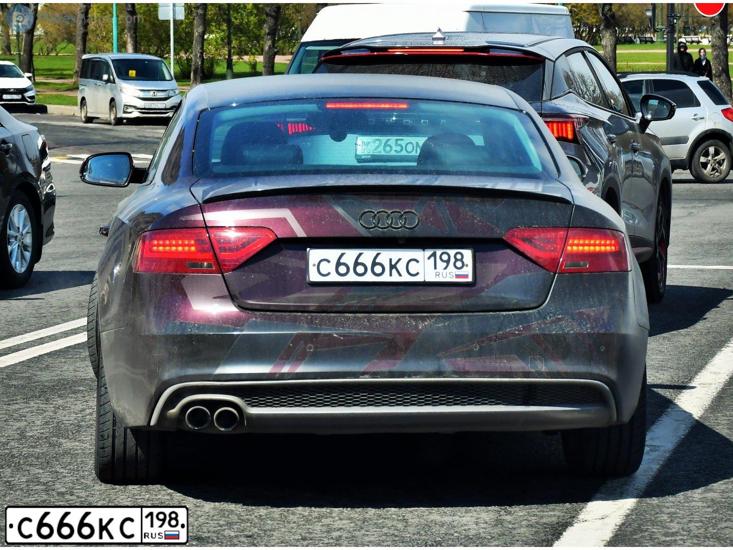 Фото автомобиля AUDI A5, 2013 — госномер С666КС198. Цвет: БОРДОВЫЙ