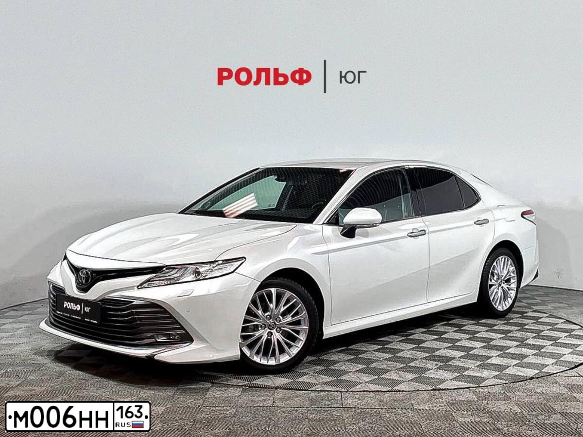 Фото автомобиля TOYOTA CAMRY, 2020 — госномер К113АН550. Цвет: Белый