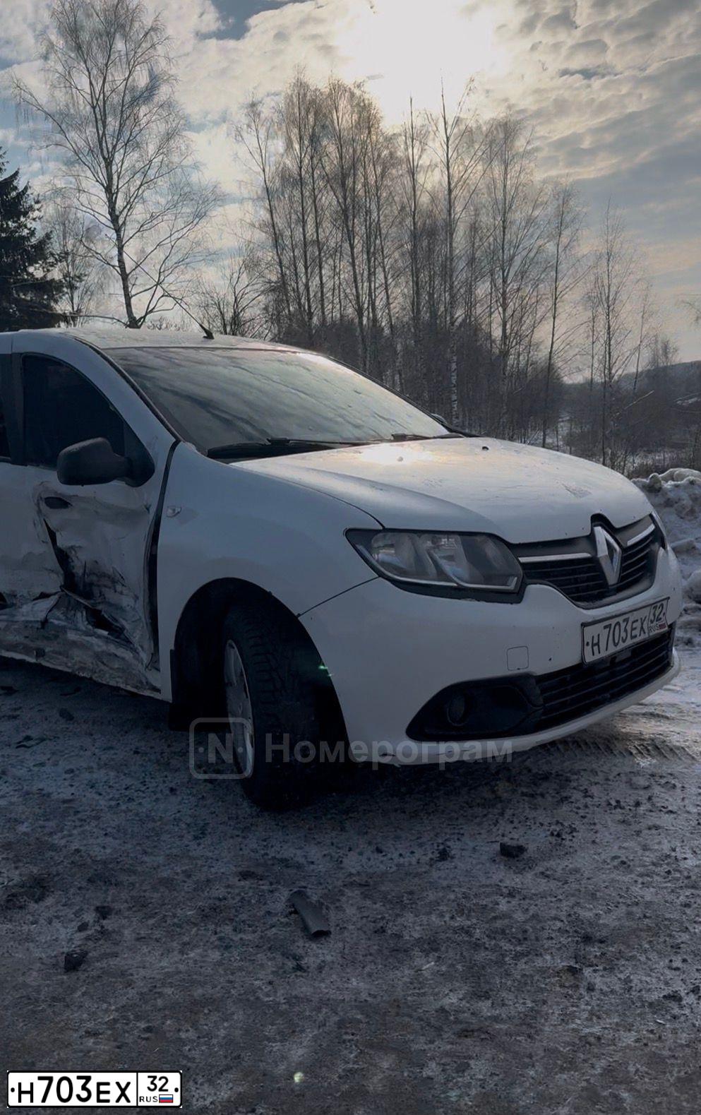 Фото автомобиля RENAULT LOGAN, 2017 — госномер Н703ЕХ32. Цвет: Белый