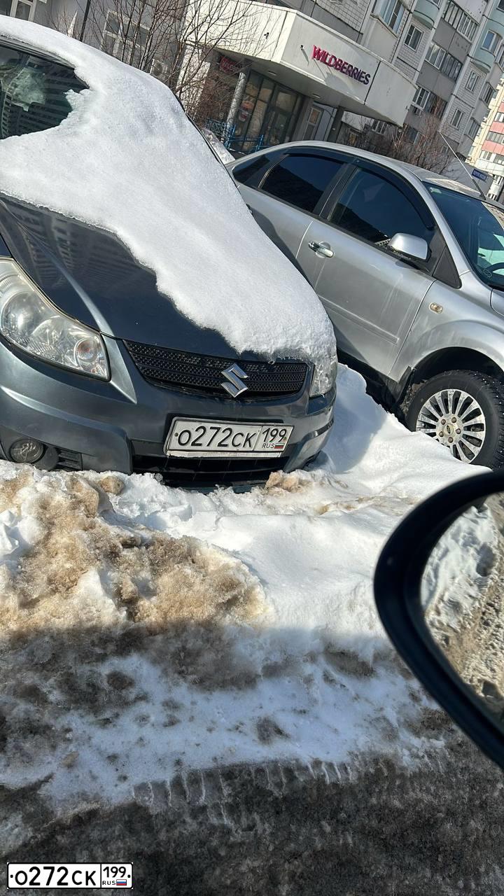 Фото автомобиля SUZUKI SX 4, 2008 — госномер О272СК199. Цвет: СЕРЫЙ