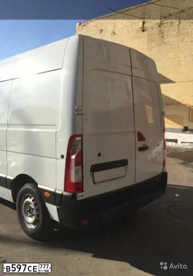 Фото автомобиля RENAULT MASTER, 2013 — госномер В597СЕ777. Цвет: БЕЛЫЙ