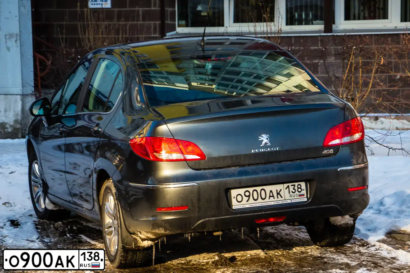 Фото автомобиля PEUGEOT 408, 2013 — госномер О900АК138. Цвет: СЕРЫЙ