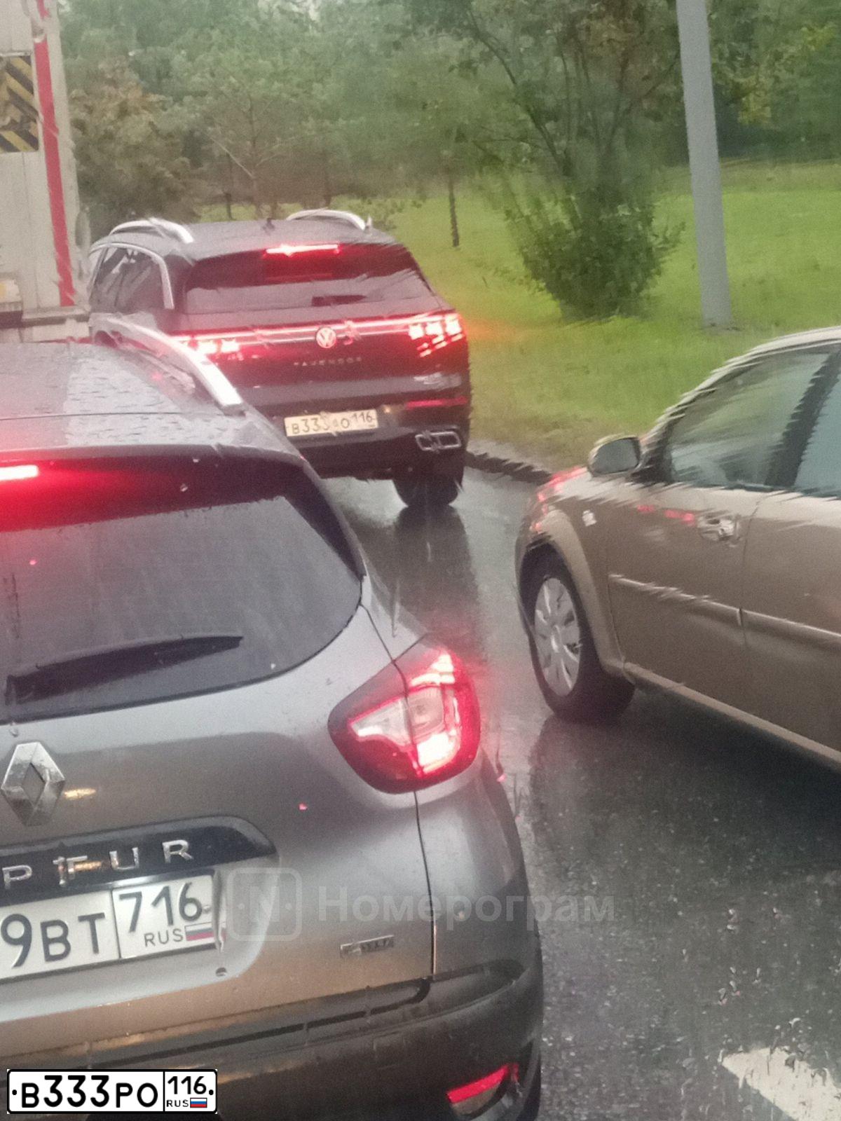 Фото автомобиля LADA 2170 PRIORA, 2010 — госномер Х830АР116. Цвет: СЕРО-СИНЕ-ЗЕЛЕНЫЙ