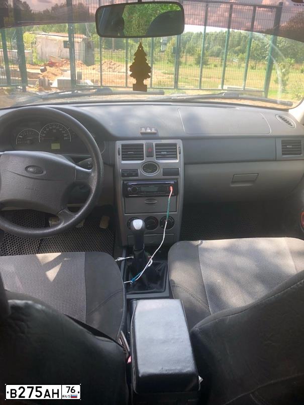 Фото автомобиля LADA 2172 PRIORA, 2009 — госномер В570ОЕ37. Цвет: СВЕТЛО-СЕРЕБРИСТЫЙ  МЕТАЛЛИК