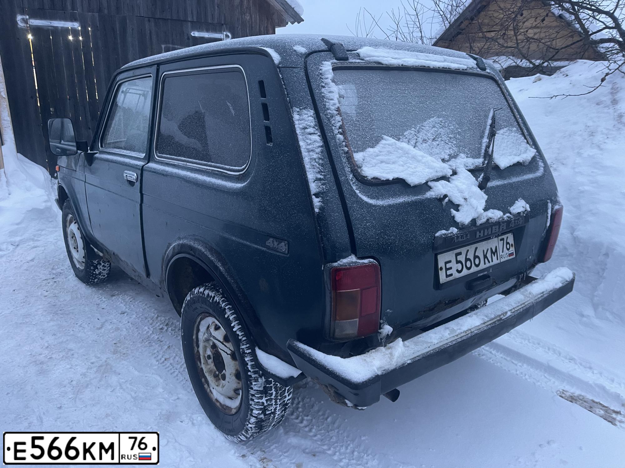 Фото автомобиля LADA 2121 NIVA, 2002 — госномер Т590ВО97. Цвет: СИНЕ-ЗЕЛЕНЫЙ