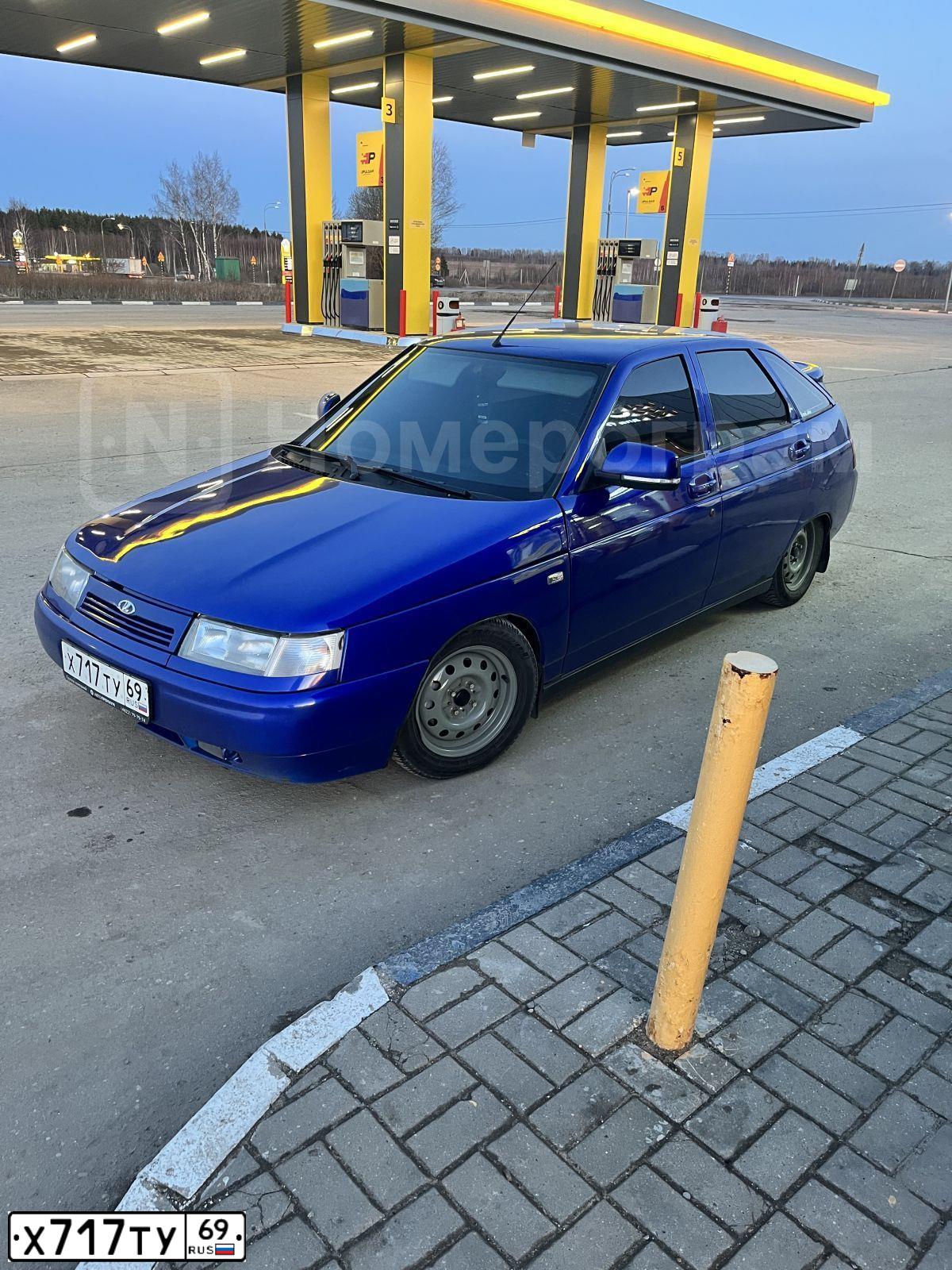 Фото автомобиля LADA 2112, 2001 — госномер Х717ТУ69. Цвет: ЯРКО-СИНИЙ МЕТАЛЛИК
