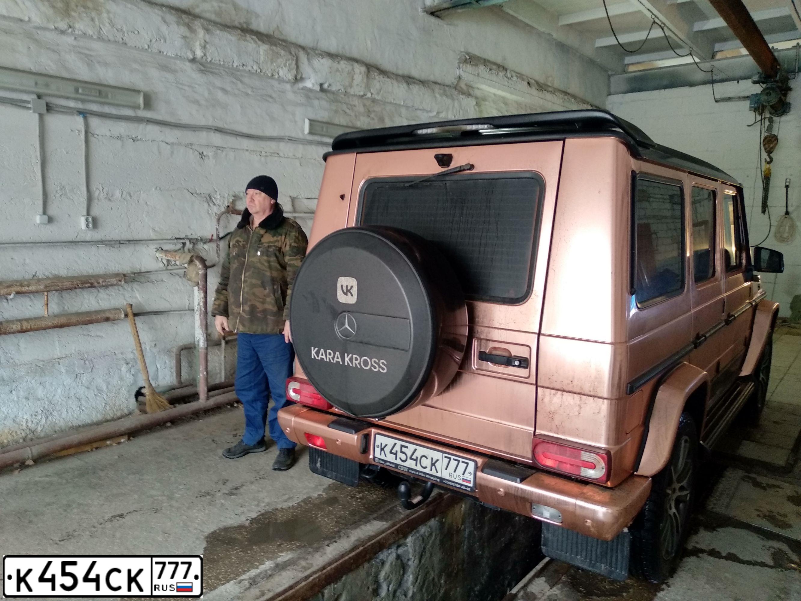 Фото автомобиля MERCEDES G-KLASSE, 2015 — госномер К454СК777. Цвет: ЗОЛОТИСТЫЙ