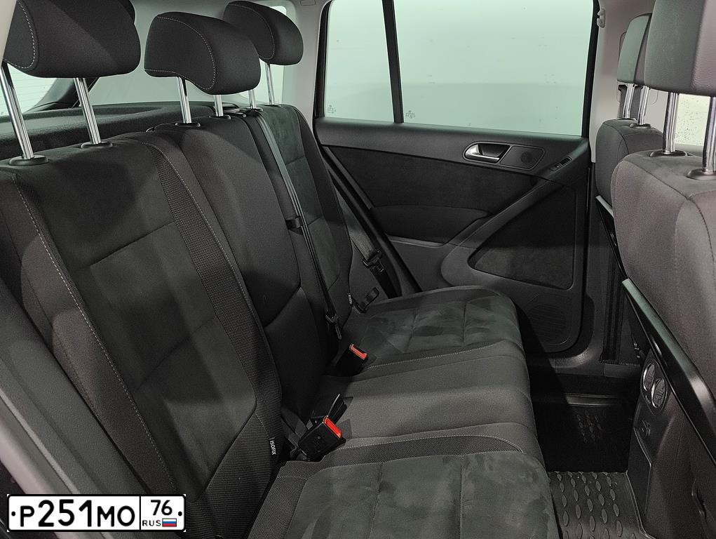 Фото автомобиля VOLKSWAGEN TIGUAN, 2016 — госномер О737РТ797. Цвет: ЧЕРНЫЙ