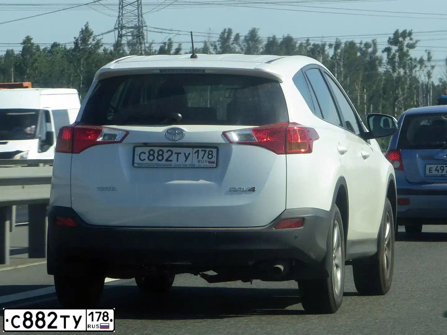 Фото автомобиля TOYOTA RAV4, 2015 — госномер С882ТУ178. Цвет: Белый