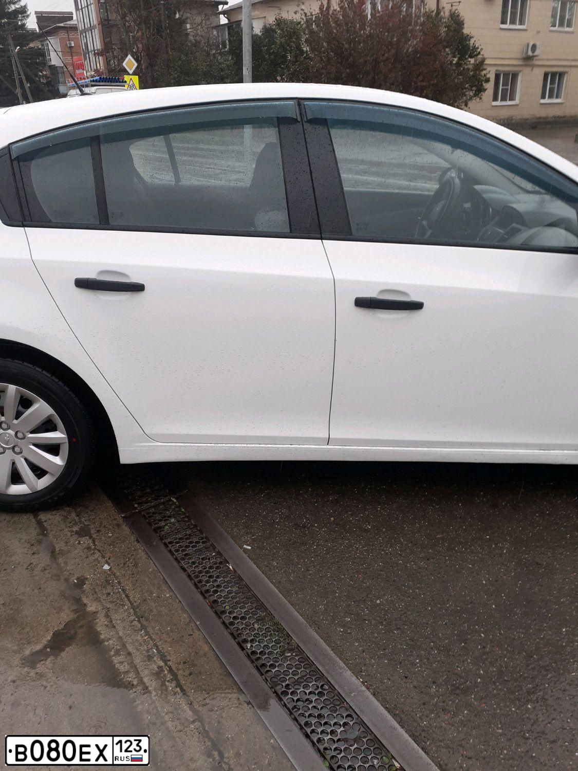 Фото автомобиля CHEVROLET CRUZE, 2012 — госномер В080ЕХ123. Цвет: Белый