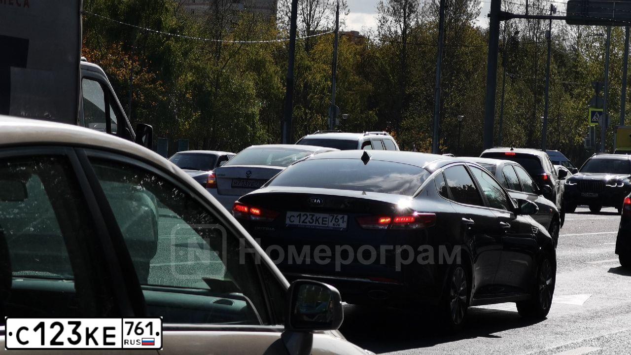 Фото автомобиля KIA MAGENTIS / OPTIMA, 2018 — госномер Н401ХР126. Цвет: синий