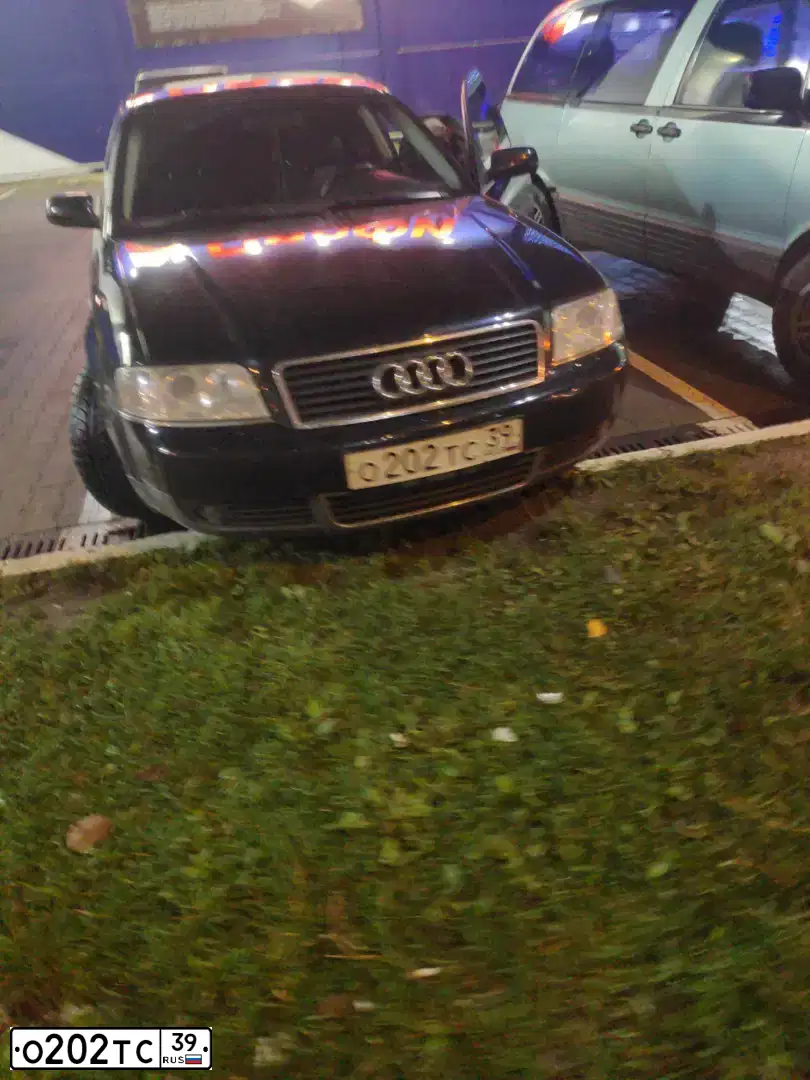 Фото автомобиля AUDI A6, 2003 — госномер О202ТС39. Цвет: ЧЕРНЫЙ