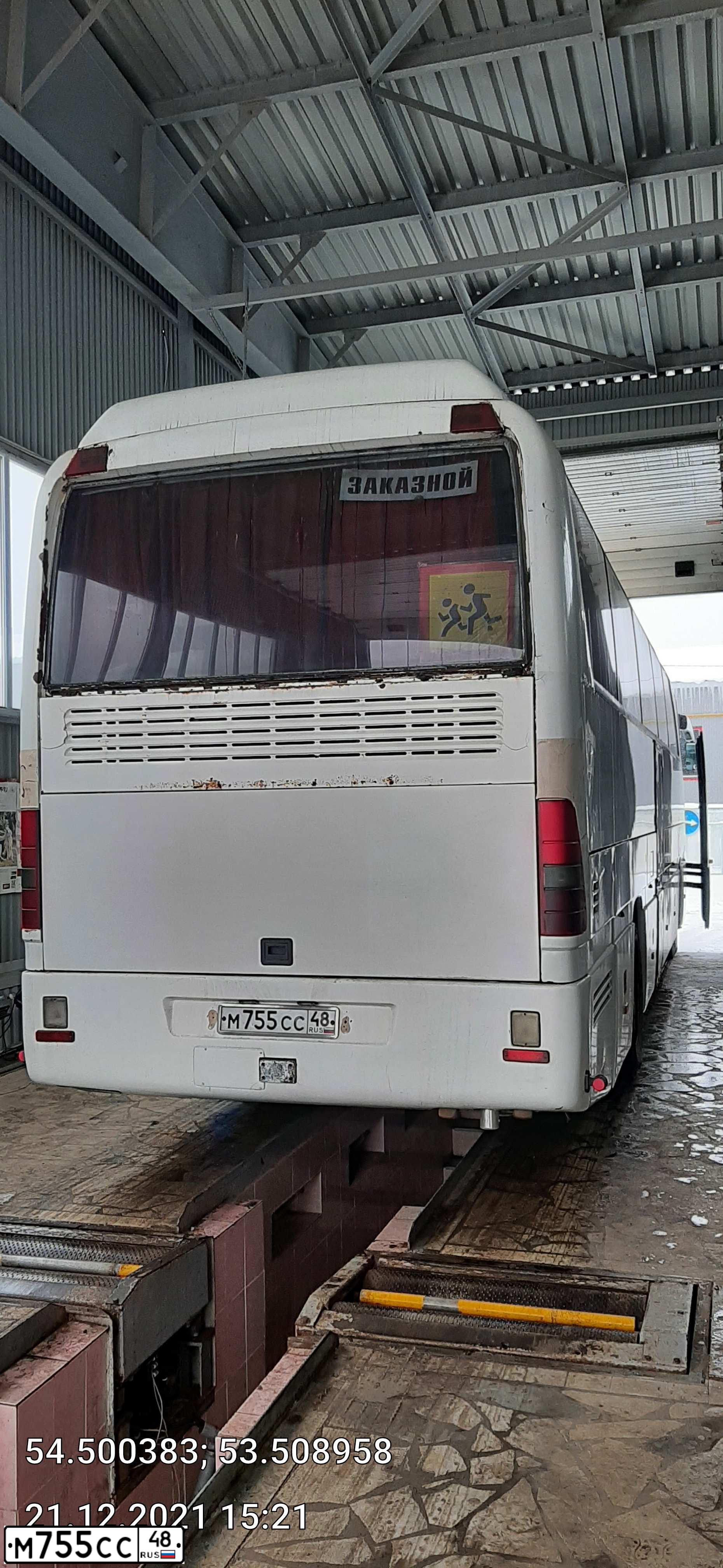Фото автомобиля MERCEDES O 403, 1998 — госномер М755СС48. Цвет: БЕЛЫЙ