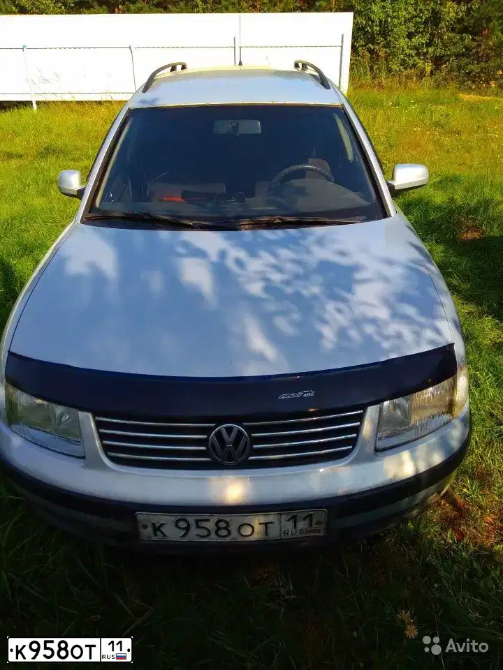 Фото автомобиля VOLKSWAGEN PASSAT, 1999 — госномер К958ОТ11. Цвет: КРАСНЫЙ