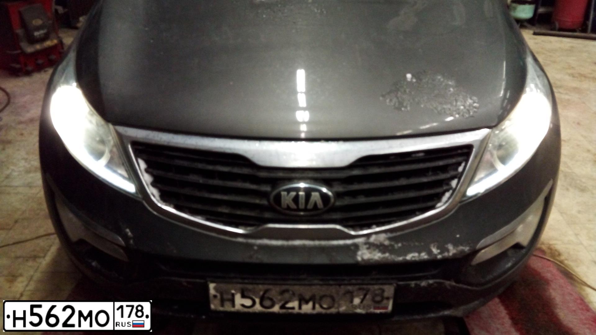 Фото автомобиля KIA SPORTAGE, 2012 — госномер Н562МО178. Цвет: СЕРЕБРИСТЫЙ