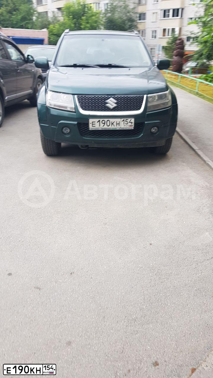 Фото автомобиля SUZUKI GRAND VITARA, 2008 — госномер Р601ОМ154. Цвет: ЗЕЛЕНЫЙ