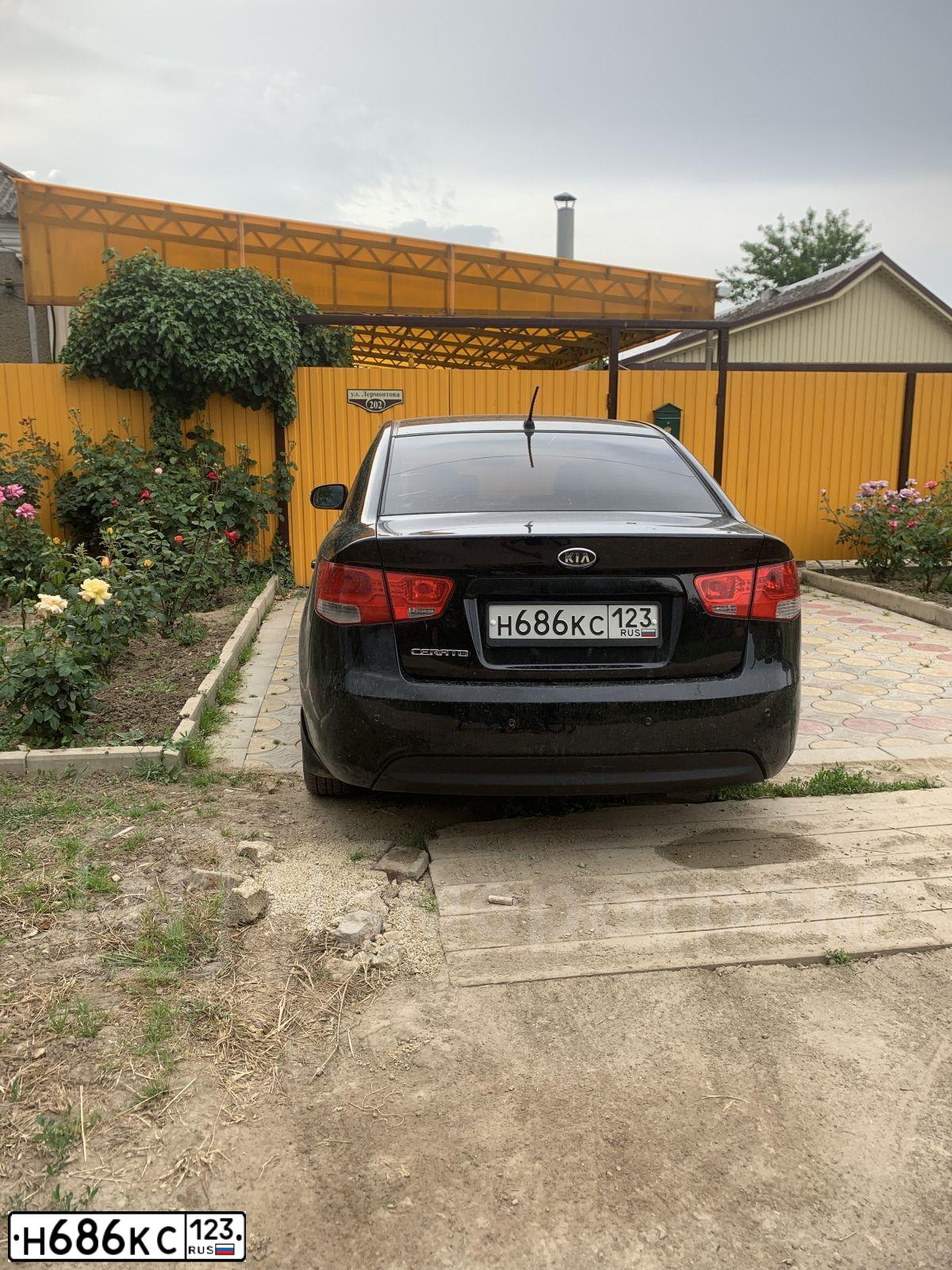 Фото автомобиля KIA CERATO, 2010 — госномер Н686КС123